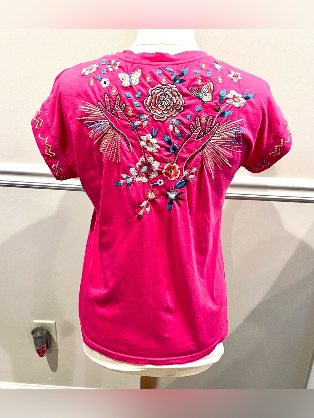 JOHNNY WAS MARIPOSA RELAXED TEE - Picture 5 of 7